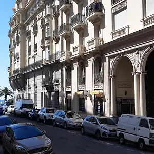 Apartment Large Beautiful Studio Near The Negresco, Nice